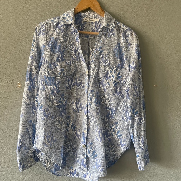 Roller Rabbit Tops - Roller‎ Rabbit Blue and White Botanical Button-Down Shirt